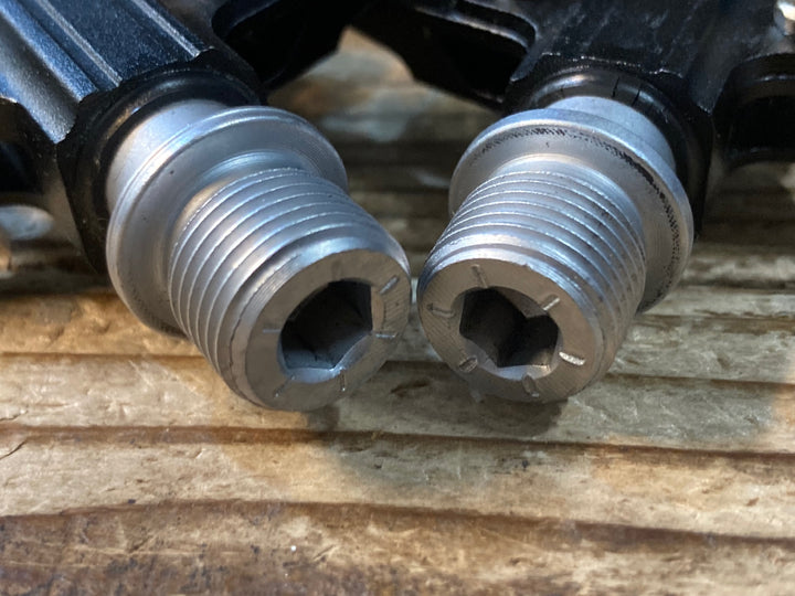 JS183 KCNC クリップレスプラットフォームペダル ビンディングペダル 片面フラット