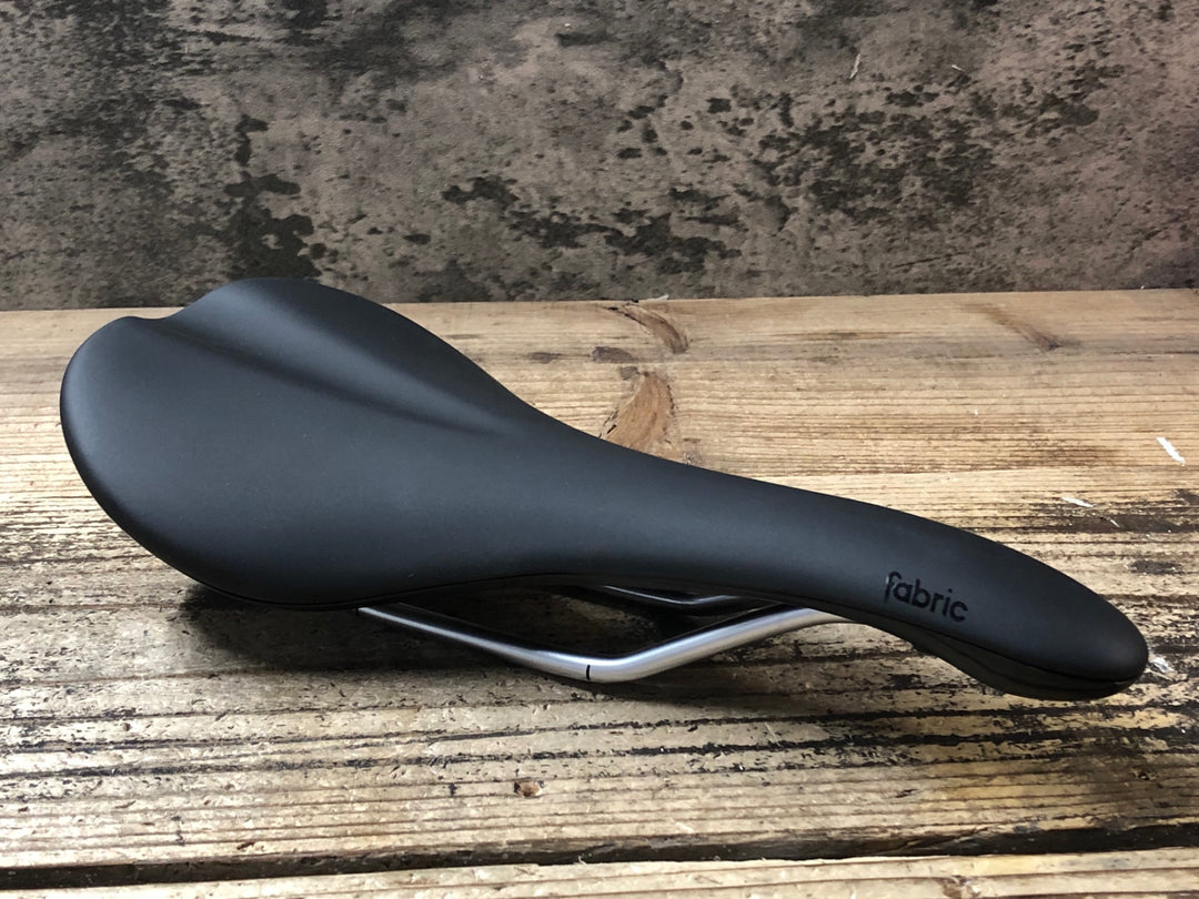 JY550 ファブリック Fabric SCOOP ELITE SHALLOW サドル 黒 138mm