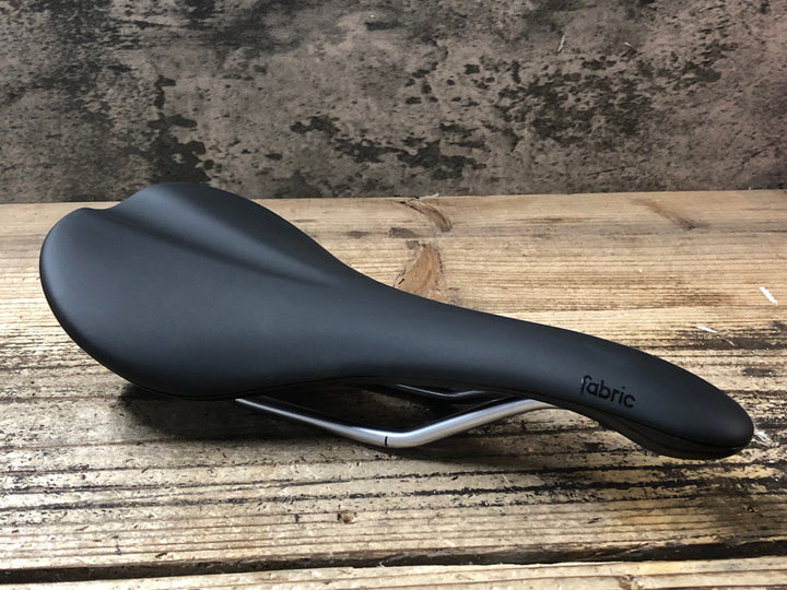 JY550 ファブリック Fabric SCOOP ELITE SHALLOW サドル 黒 138mm