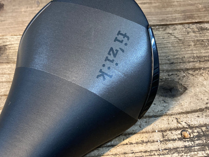 JS729 フィジーク fizik ALIANTE R7 サドル 黒