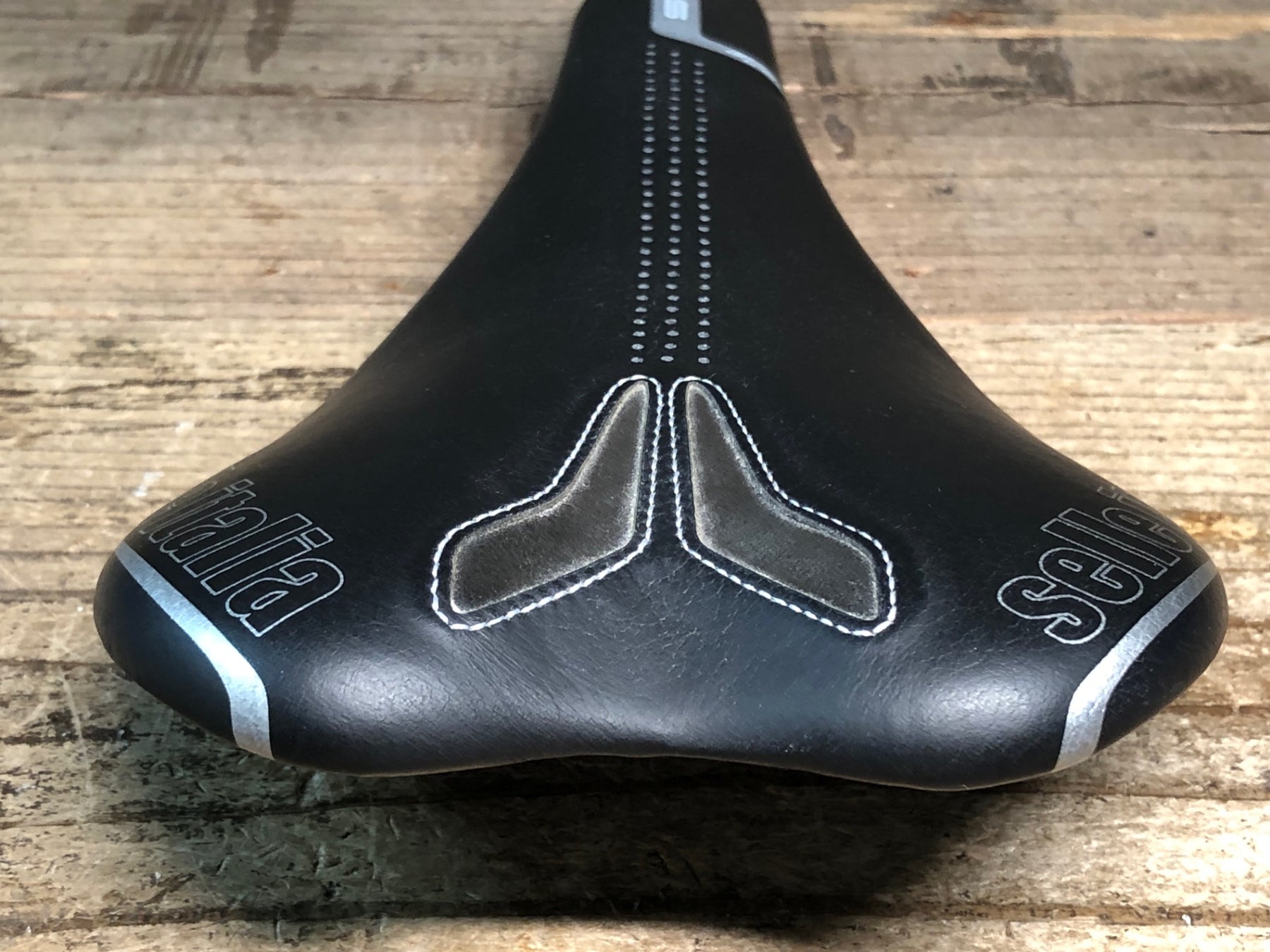 JN875 セライタリア SELLE ITALIA SLR サドル 黒 TITANIUMレール 135mm