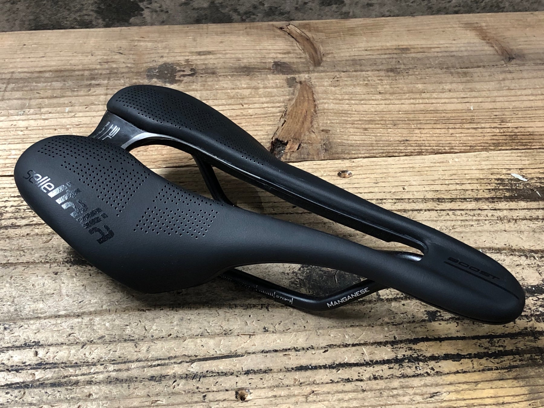 セラミュ　レア　ネガ風プリント JU283 セラ イタリア selle Italia Flite BOOST サドル マンガネーゼ