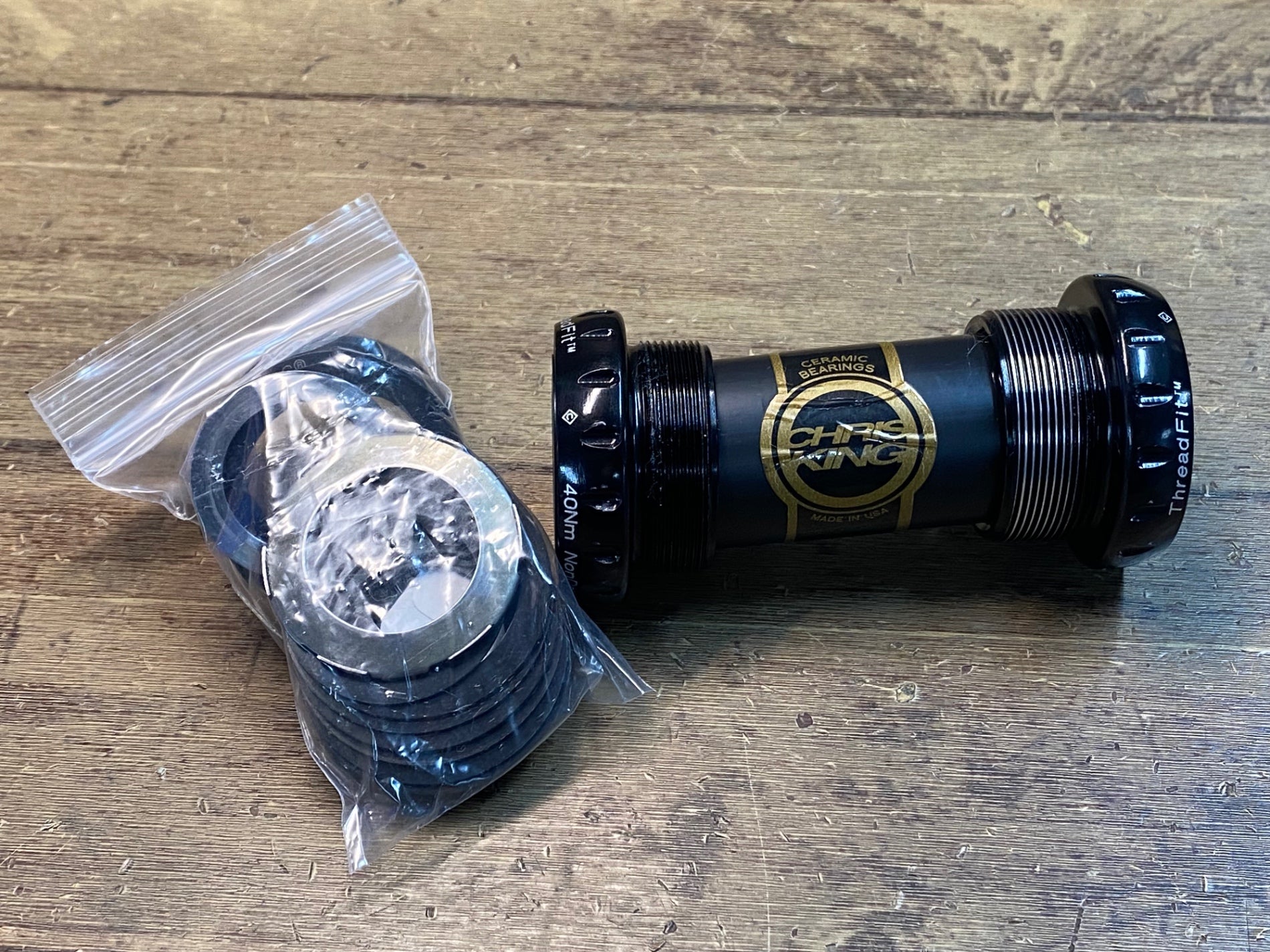 IP695 クリスキング CHRIS KING Thread Fit ボトムブラケット ceramic