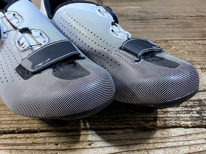 KG024 シマノ SHIMANO RC7 SH-RC700 S WIDE ビンディングシューズ 白 EU41