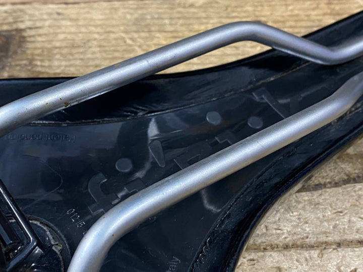 KP946 フィジーク fizik ARDEA サドル 黒 MANGANESEレール