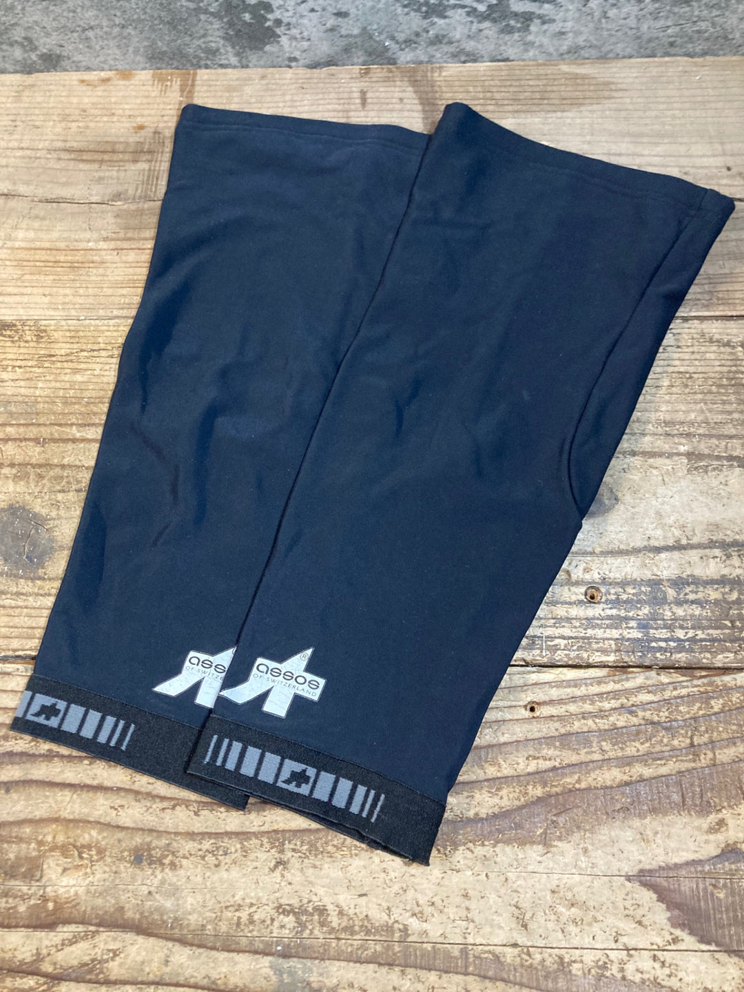 KC482 アソス assos ニーウォーマー 黒 onesize ゴム切れ