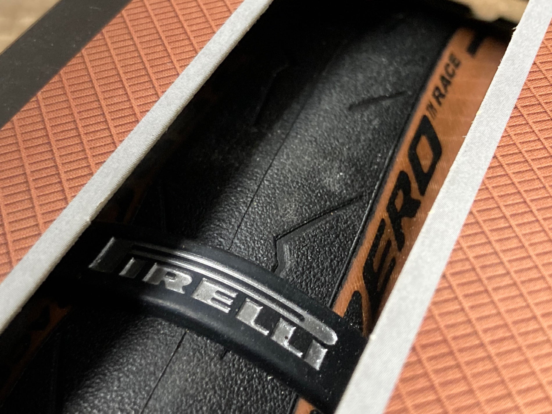 KE920 ピレリ PIRELLI P ZERO RACE 26C クラシック クリンチャー