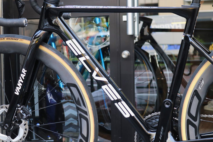 エルヴス ELVES ヴァンヤール VANYAR PRO DISC 2024モデル 50サイズ 105 R7170 Di2 11S カーボン ロードバイク 【東京南麻布店】