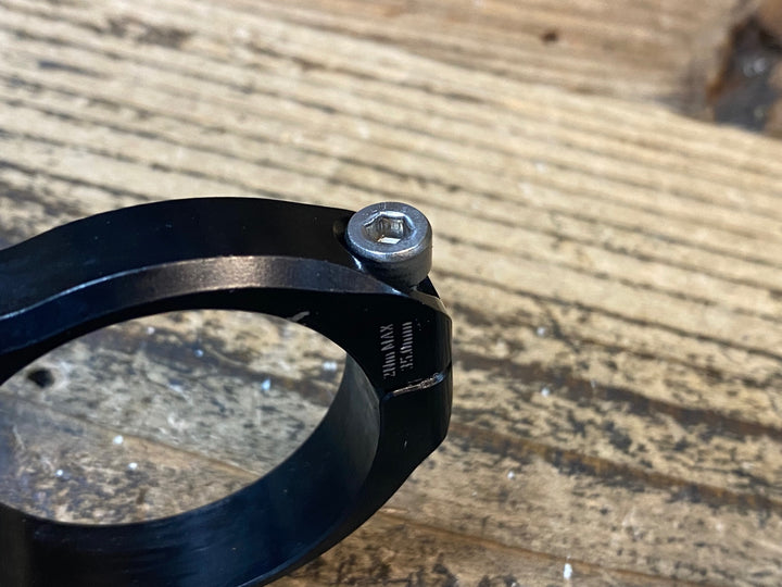 JK992 ケーエッジ K-EDGE 片持 サイコンマウント 黒 Φ31.8 GARMIN/GoPro ※錆あり