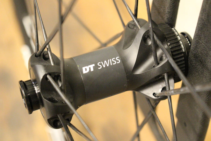 DT SWISS P1800 SPLINE 23 DB DISC アルミ チューブレスレディ ホイール  ワイドリム 18C フロントのみ 【福岡店】