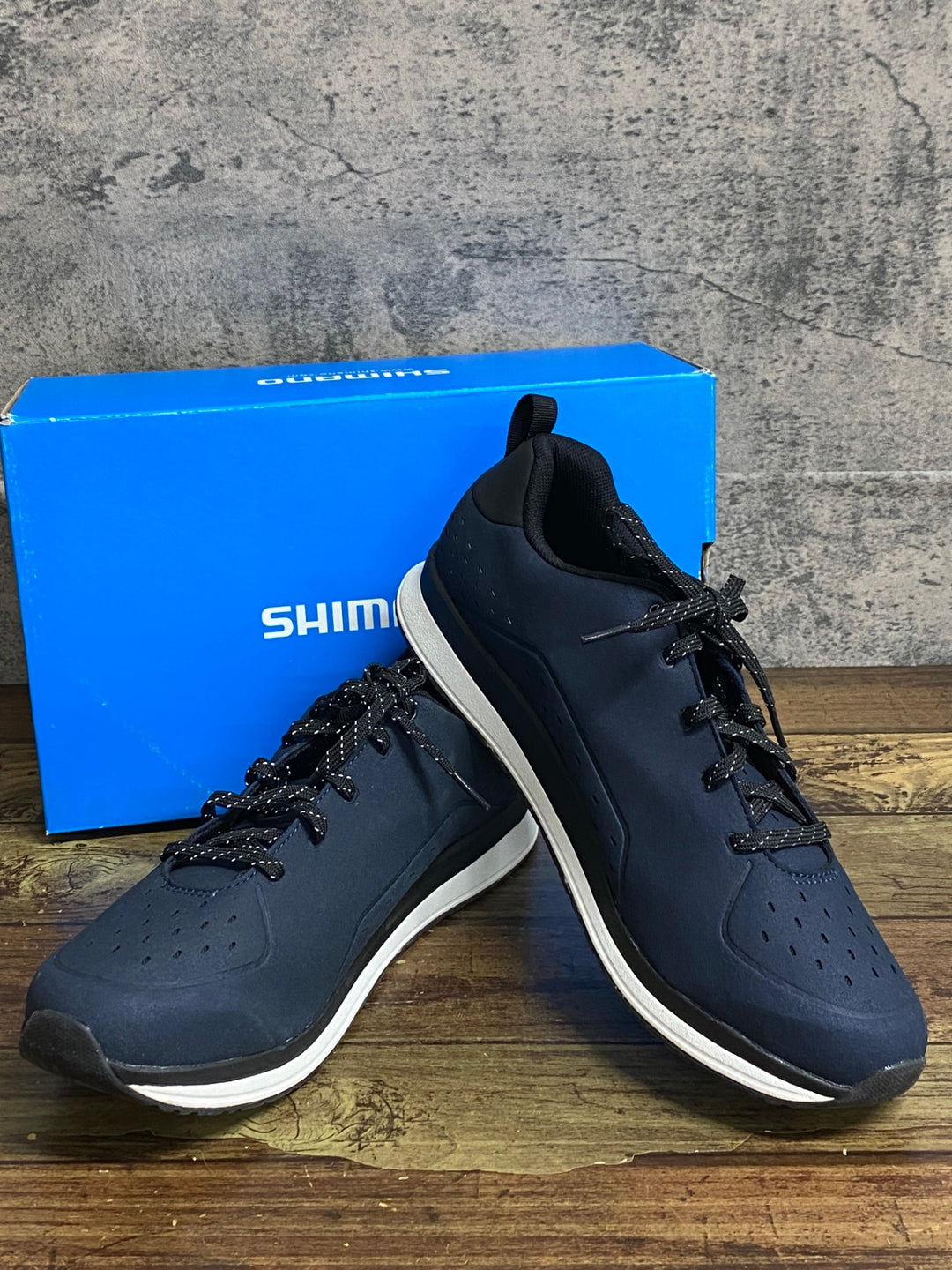 JX994 シマノ SHIMANO CT5 SH-CT500-S N フラットシューズ レース 紺 EU44