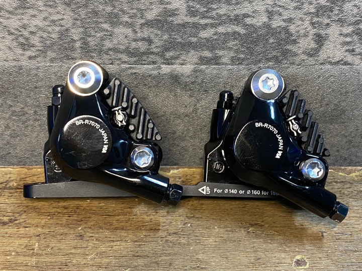 JH738 シマノ SHIMANO 105 BR-R7070 ディスクブレーキキャリパー 前後セット