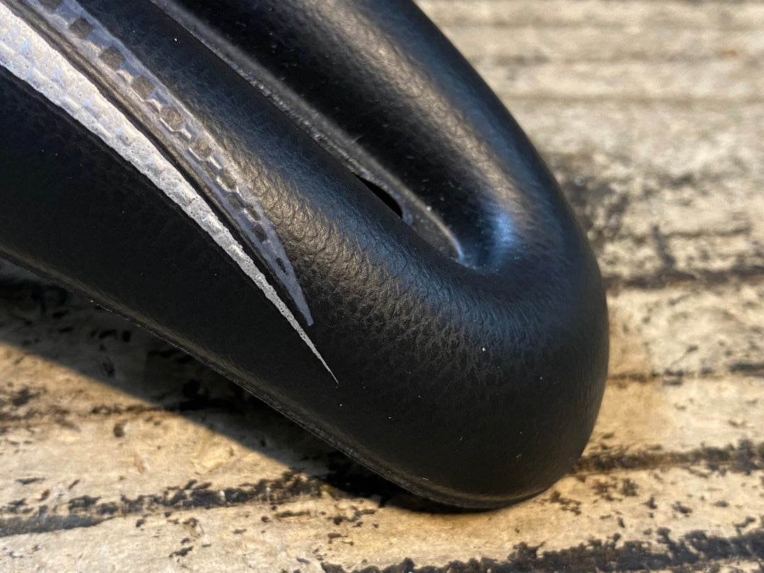 JS985 SELLE SMP Hybrid サドル 黒 inox tubeレール