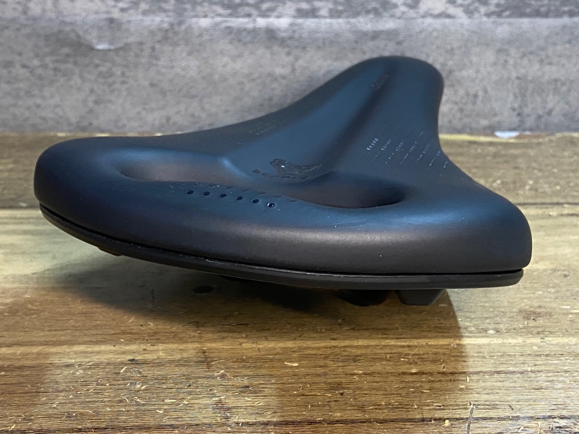 JO831 WTB DEVO pick up サドル 黒 142mm クロモリレール – BICI AMORE