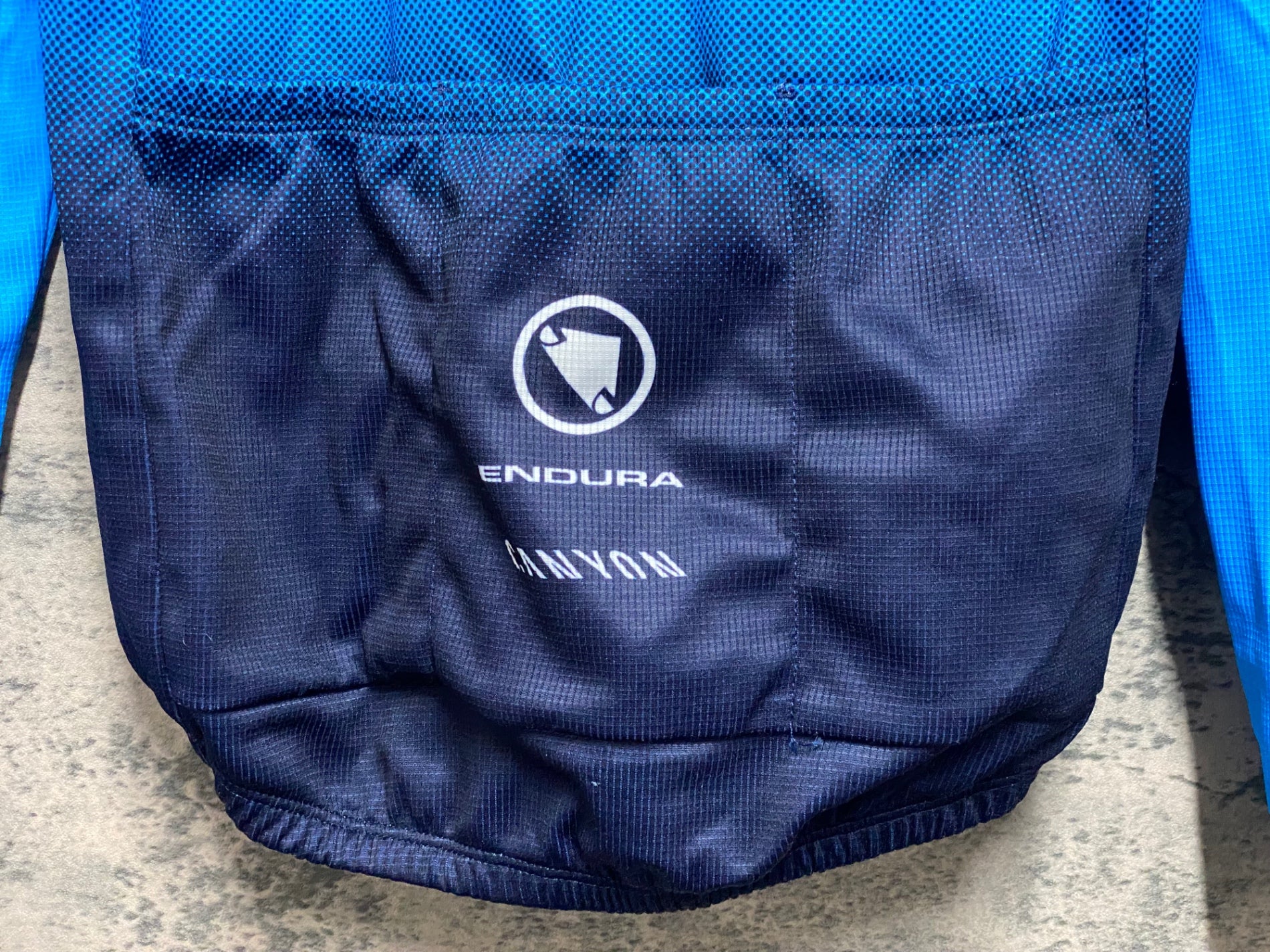 JP956 エンデュラ ENDURA モビスター Movister 長袖サイクルジャージ