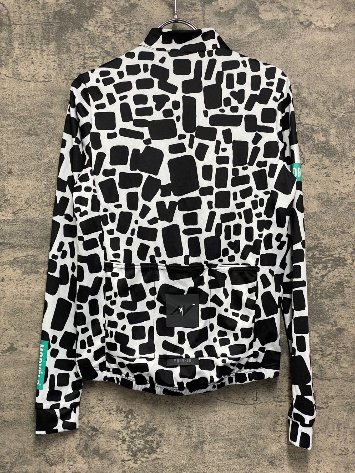 【中古美品】black more (ブラックモア)サイクルジャージ 長袖 M JA642 モーヴェロ MORVELO 長袖 サイクルジャージ 白 黒 S – BICI