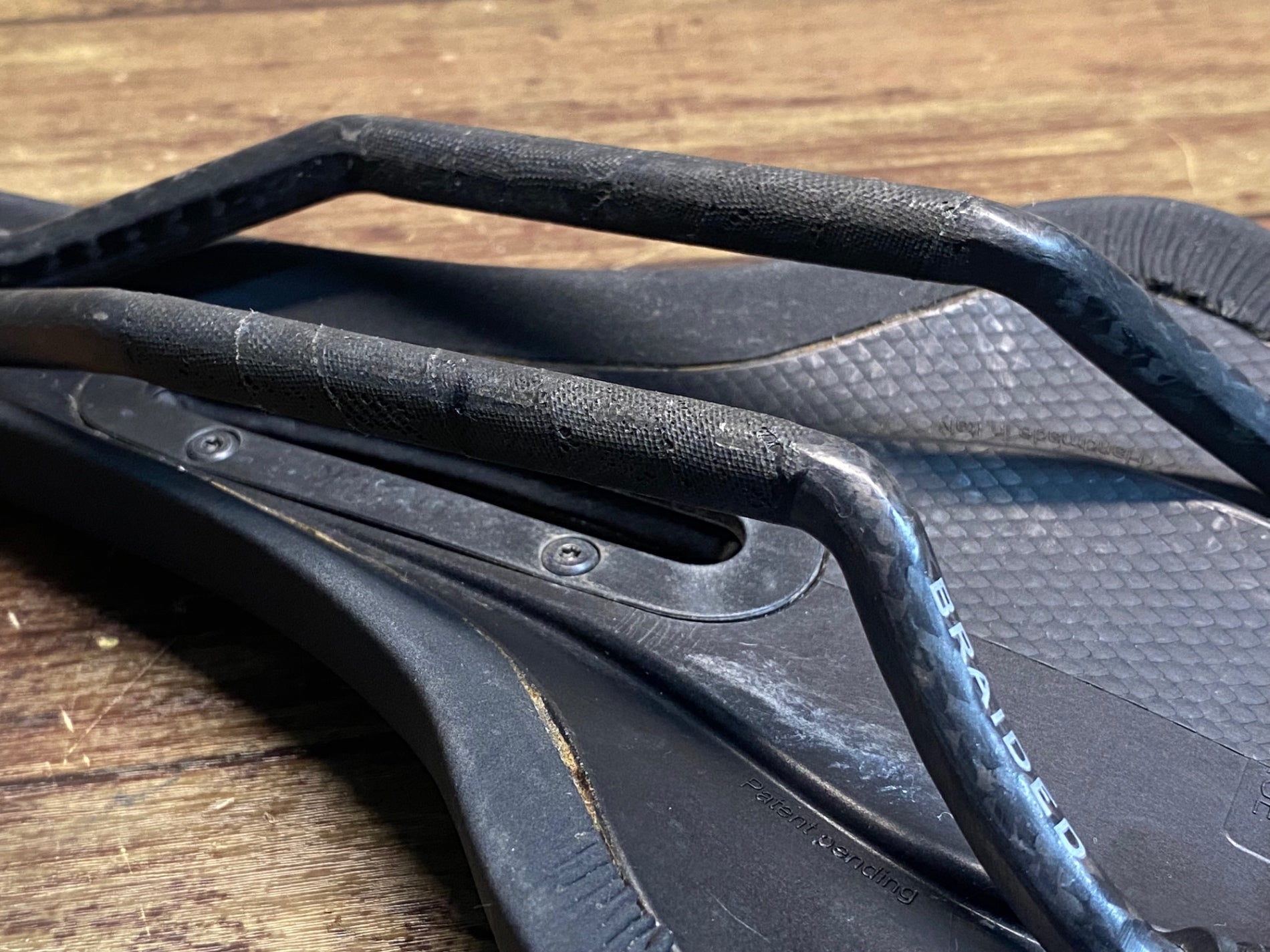 JH671 フィジーク fizik アリオネ ARIONE R1 OPEN サドル LARGE