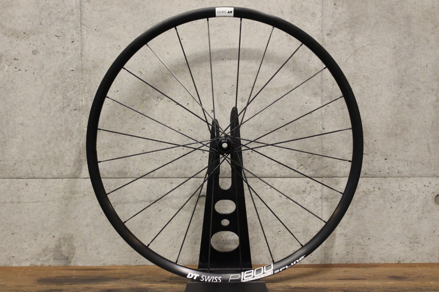 DT SWISS P1800 SPLINE 23 DB DISC アルミ チューブレスレディ