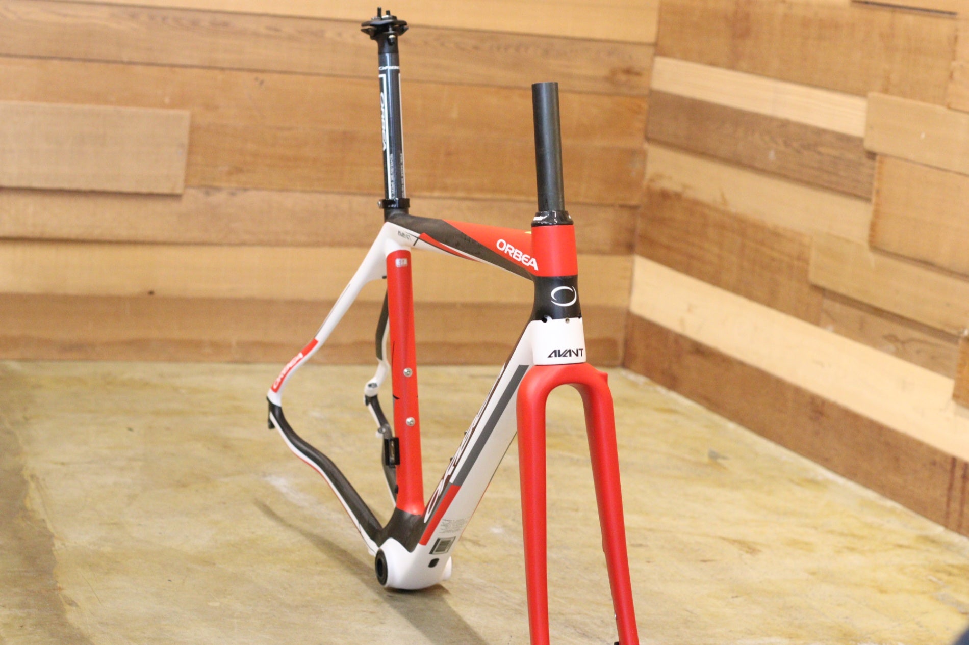 オルベア　ORBEA OMP 51サイズ　ピンクホワイト　2017モデル　フレームセット　未使用新品 オルベア ORBEA アヴァン AVANT OMP 2015 51サイズ カーボン ロードバイク フレームセット 立川店