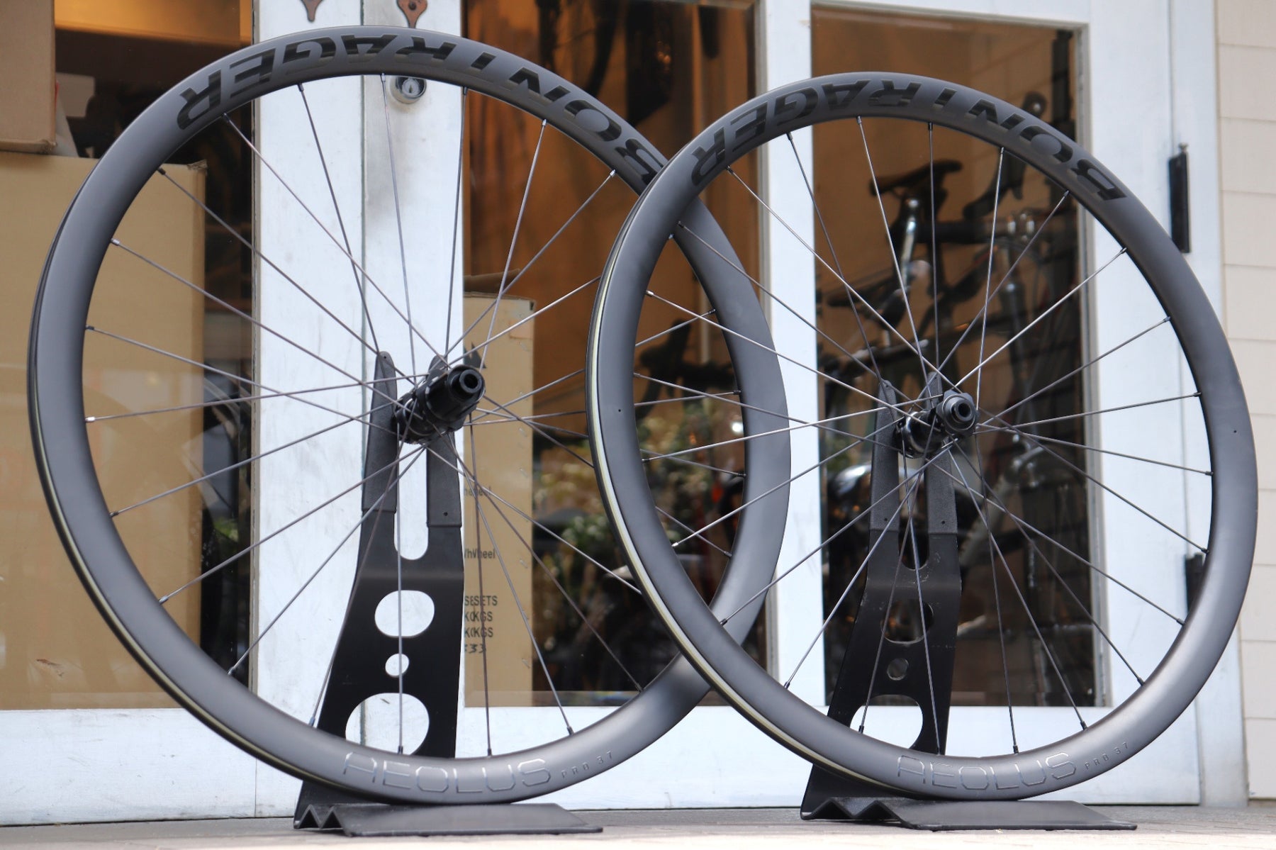 Bontrager　アイオロスプロ37　カーボン　ホイール ボントレガー BONTRAGER アイオロス プロ AEOLUS PRO 37 DISC カーボン