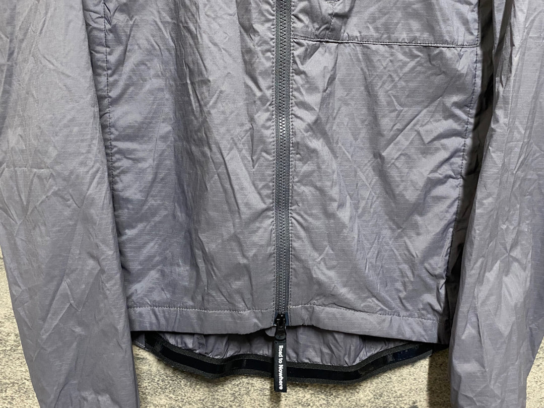KA516 パスノーマルスタジオ PAS NORMAL STUDIOS ESSENTIAL INSULATED JACKET 長袖 サイクルジャケット グレー M