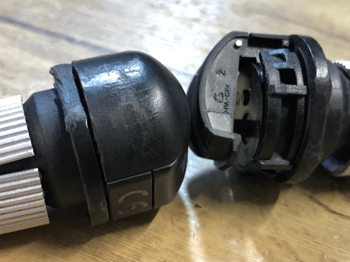 JV879 シマノ SHIMANO デュラエース DURA-ACE SW-R9160 TT用バーエンドスイッチ Di2 接続確認済 ※片側カバー欠品