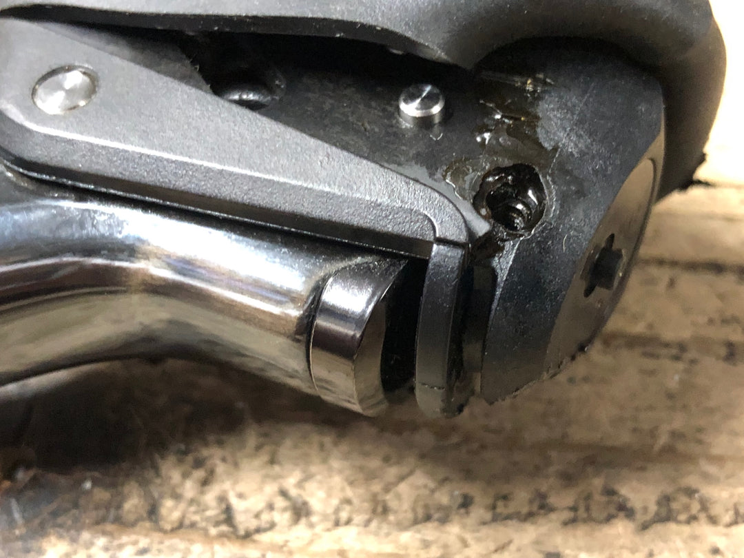 KB414 シマノ SHIMANO デュラエース DURA-ACE ST-R9170 STIレバー 2x1S Di2 電動 ボルト欠品 補修痕