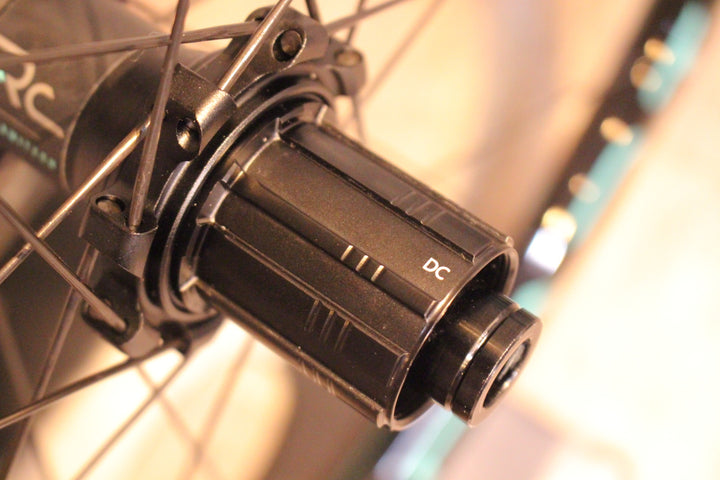 決算SALA ビアンキ BIANCHI RC 33R CERAMITECH WHEELSET DISC カーボン チューブレスレディ ホイールセット シマノ 11/12S 21C【名古屋店】
