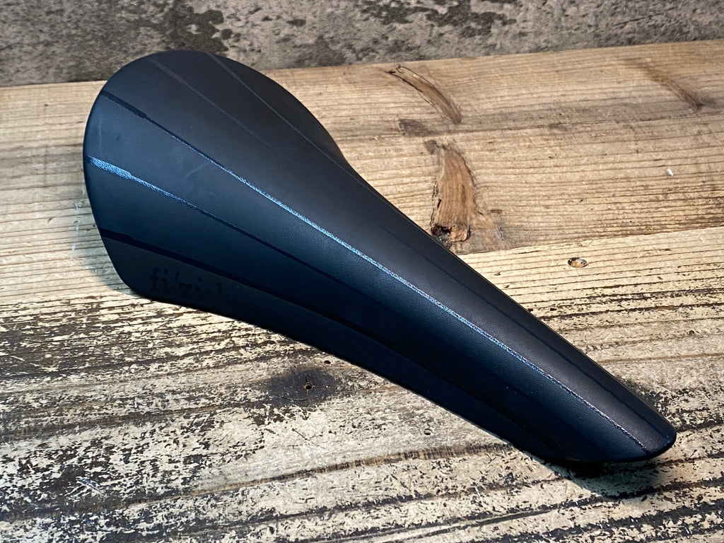 JP302 フィジーク fizik VOLTA R1 サドル 黒 CARBON BRAIDEDレール