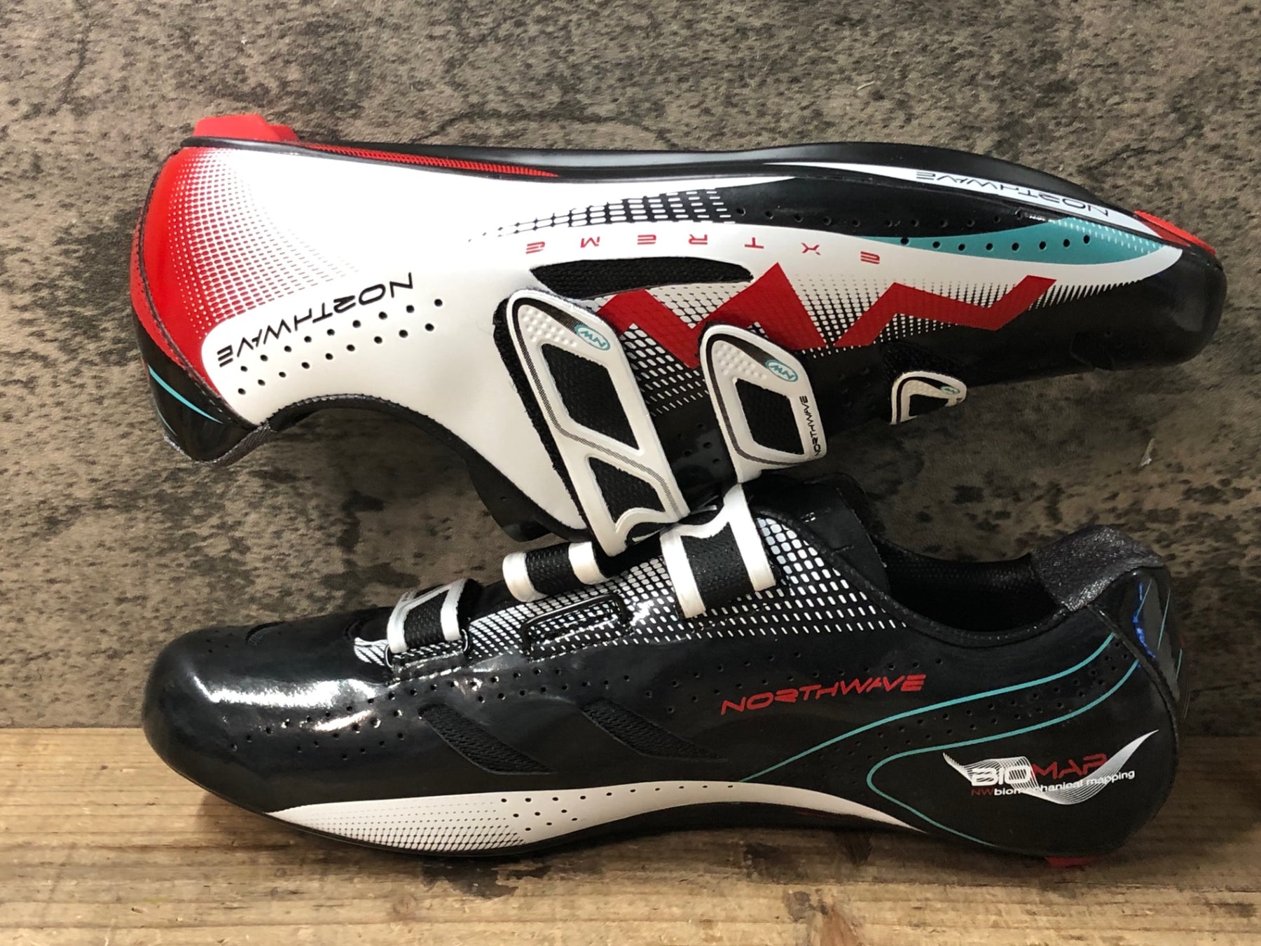 JR546 ノースウェーブ NORTHWAVE EXTREME ビンディングシューズ 黒赤白