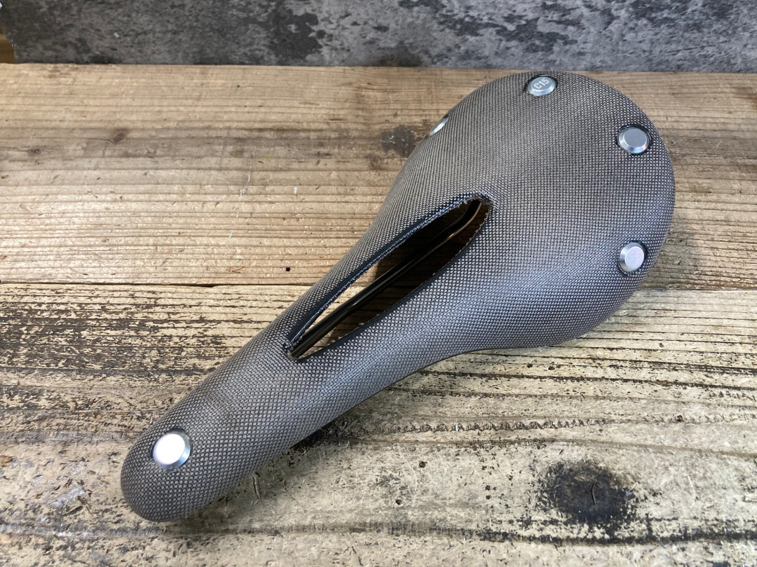 JU519 ブルックス BROOKS CAMBIUM CARVED C15 サドル 茶