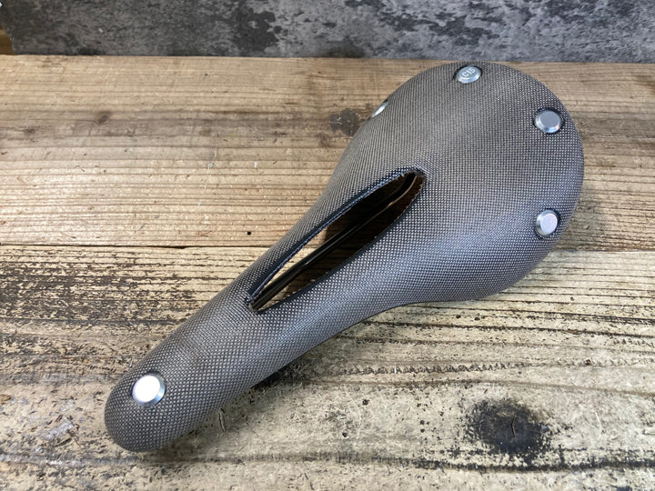 JU519 ブルックス BROOKS CAMBIUM CARVED C15 サドル 茶