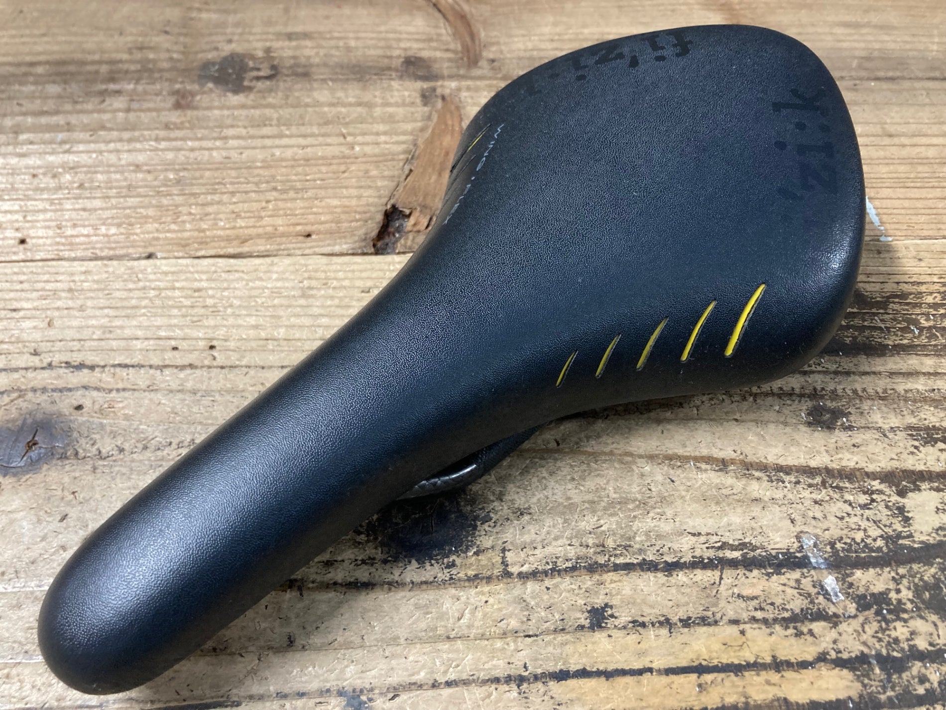 KN001 フィジーク fizik ARIONE DONNA 00 サドル 黒 カーボン – BICI
