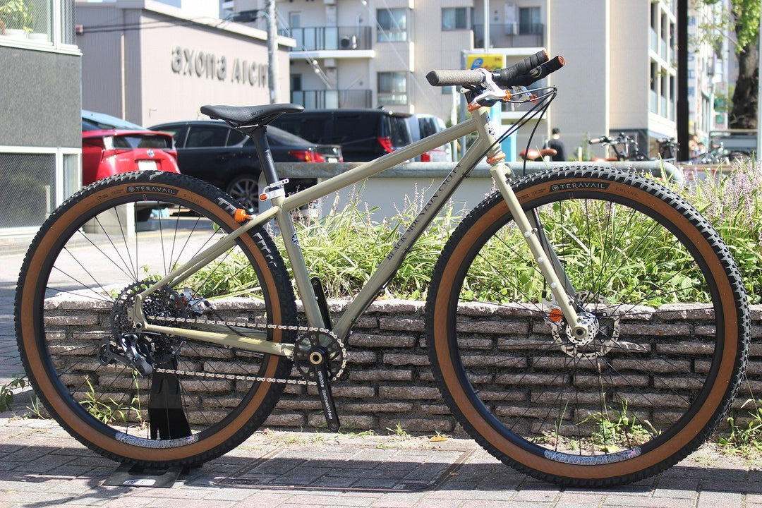 ブラックマウンテン BLACK MOUNTAIN CYCLES ラ・カブラ LA CABRA V2 16"サイズ スラム GX 12S クロモリ マウンテンバイク 【名古屋店】