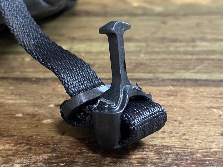 KF392 スリー thule paramount パニアバッグ 黒 バックル割れ