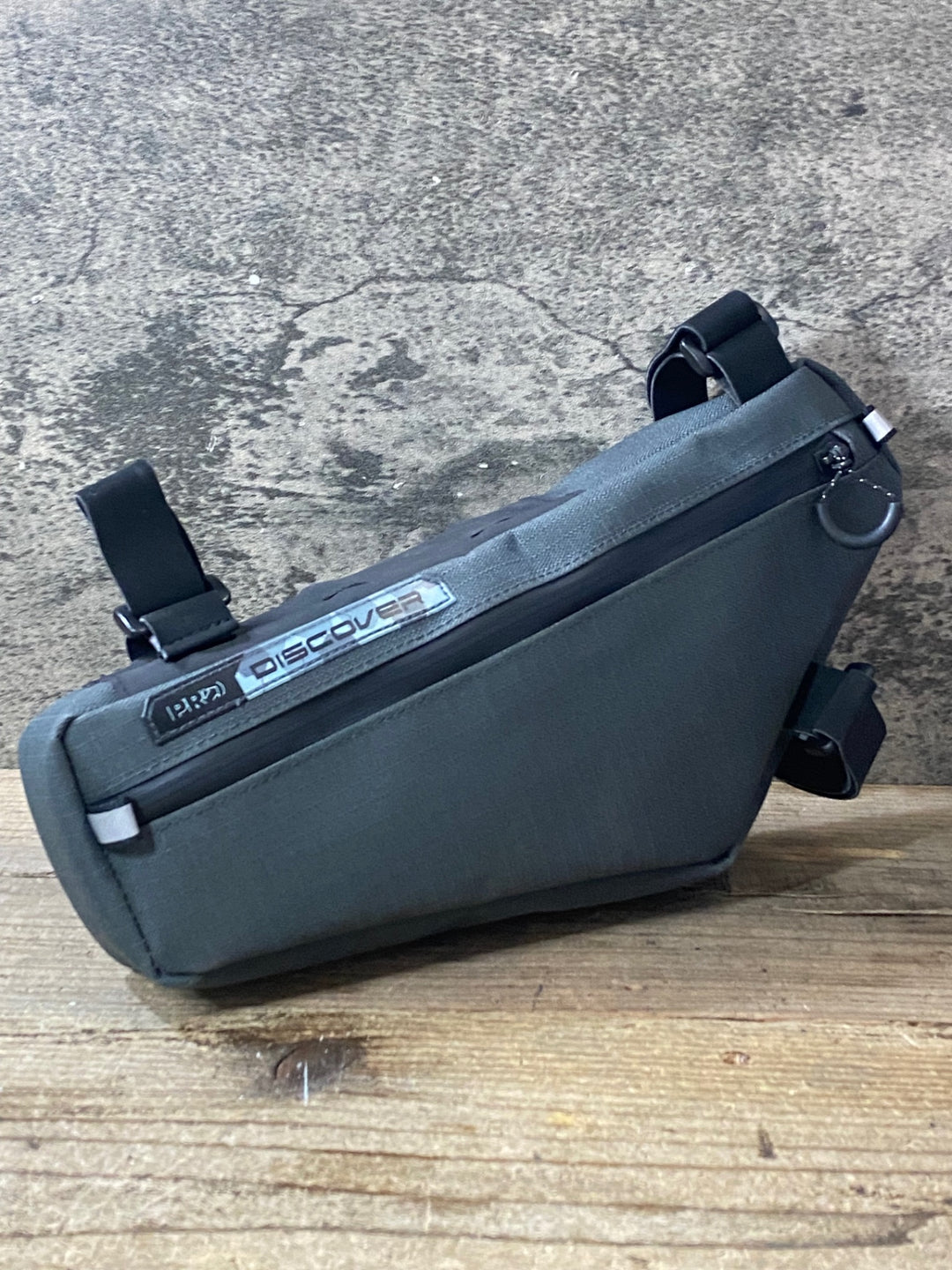 JY445 プロ PRO ディスカバー DISCOVER フレームバッグ S グレー