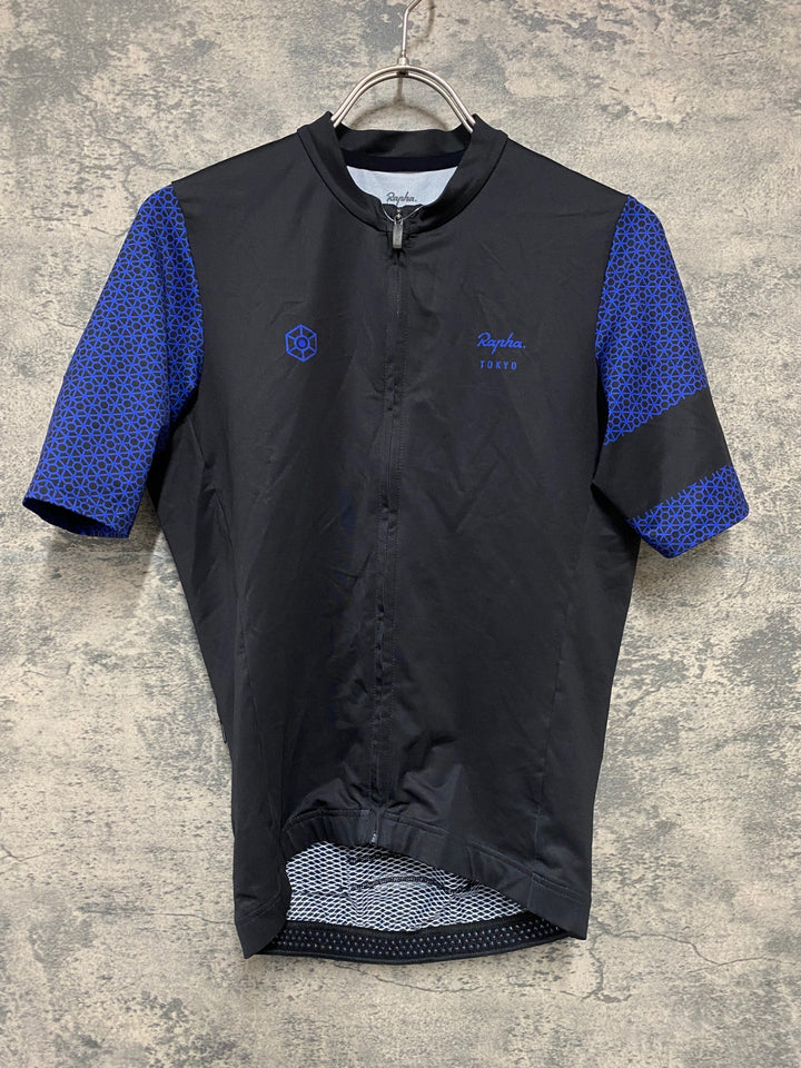 KD479 ラファ Rapha CLUBHOUSE MERCH MIDWEIGHT JERSEY 半袖 サイクルジャージ 黒 ネイビー S ※タグカット