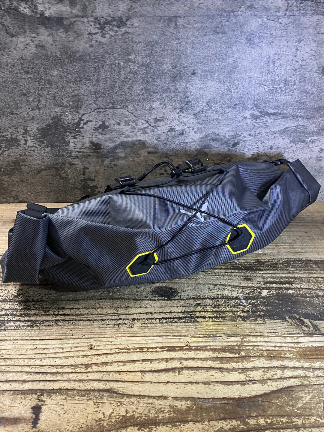 JN652 アピデュラ APIDURA エクスペディション ハンドルバーパック 14L