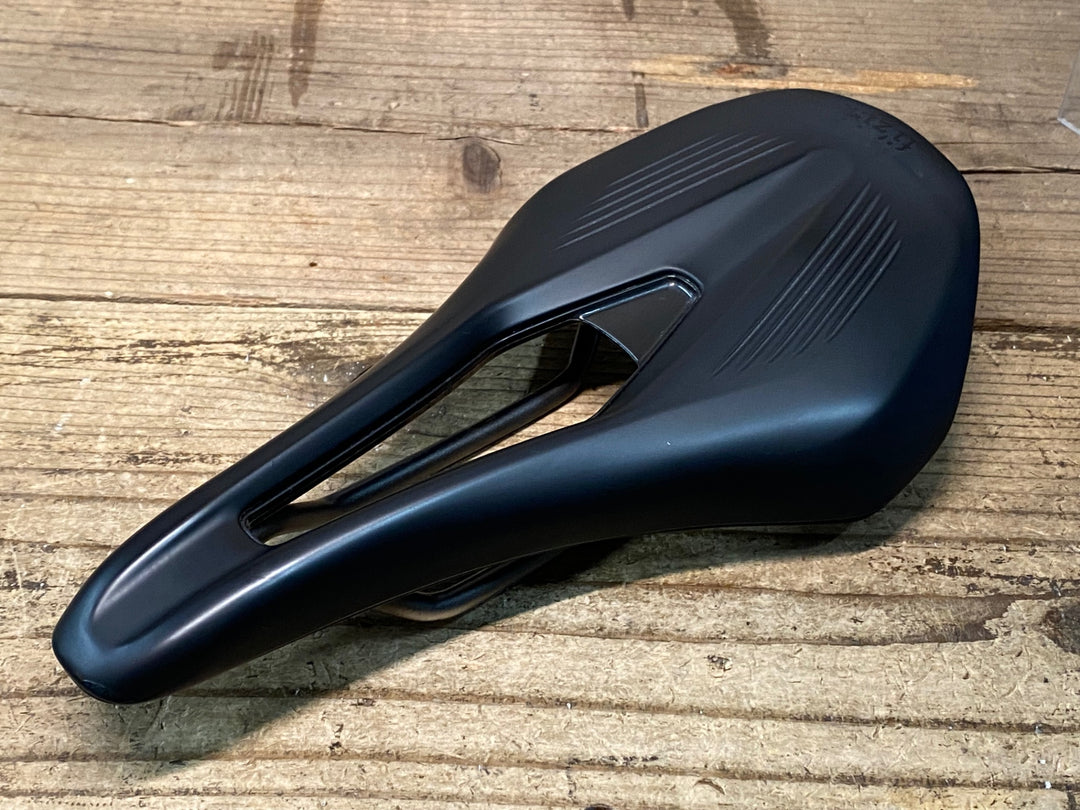 JQ050 フィジーク fizik VENTO ARGO R3 kium サドル 黒 140mm