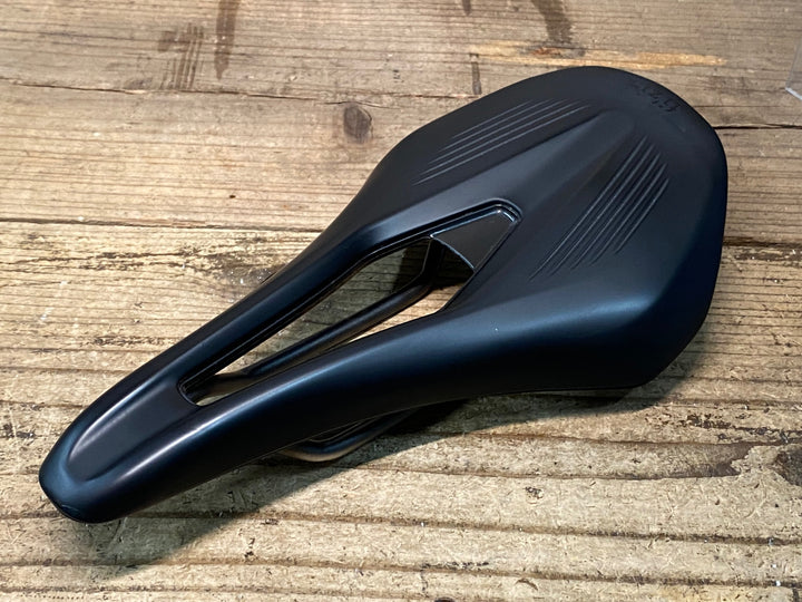JQ050 フィジーク fizik VENTO ARGO R3 kium サドル 黒 140mm