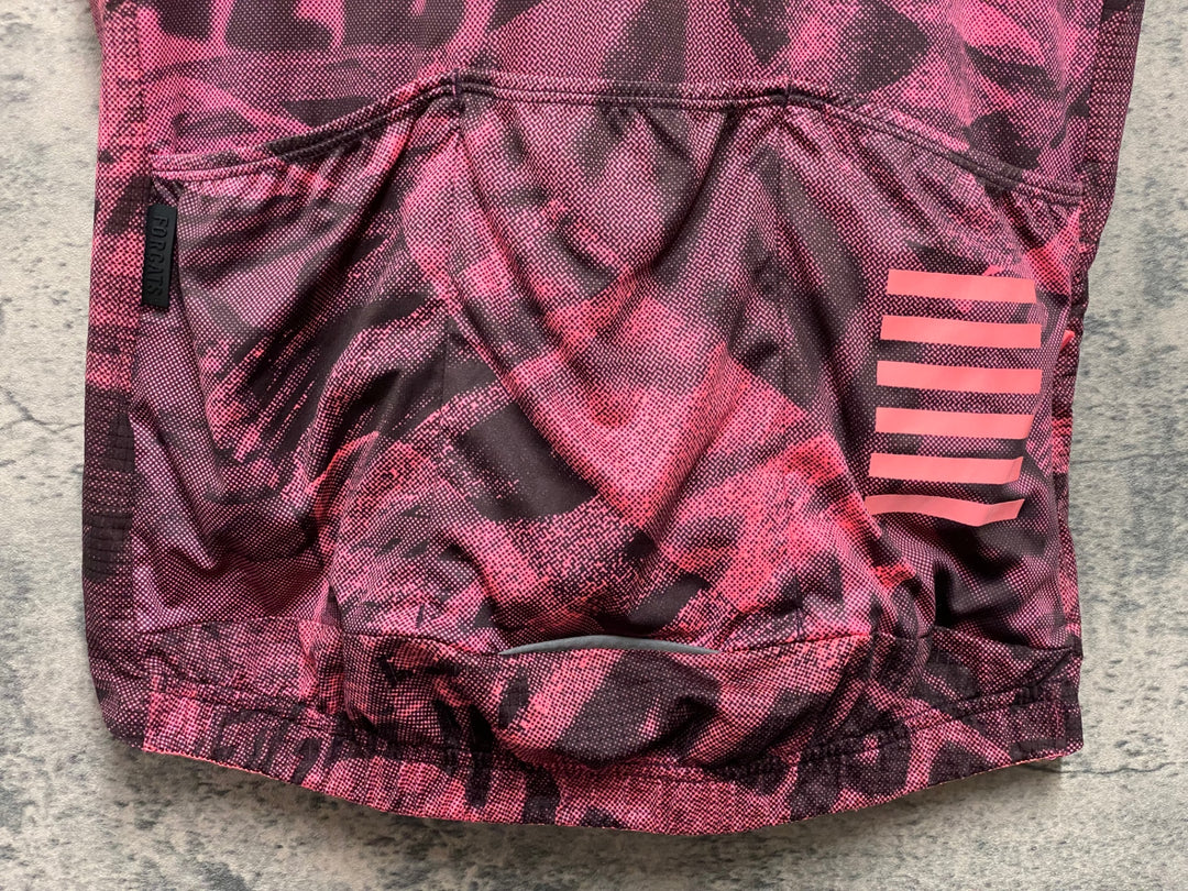 JM639 ラファ Rapha PRO TEAM FLYWEIGHT JERSEY ROAD GRAFFITI 半袖 サイクルジャージ ピンク 黒 M