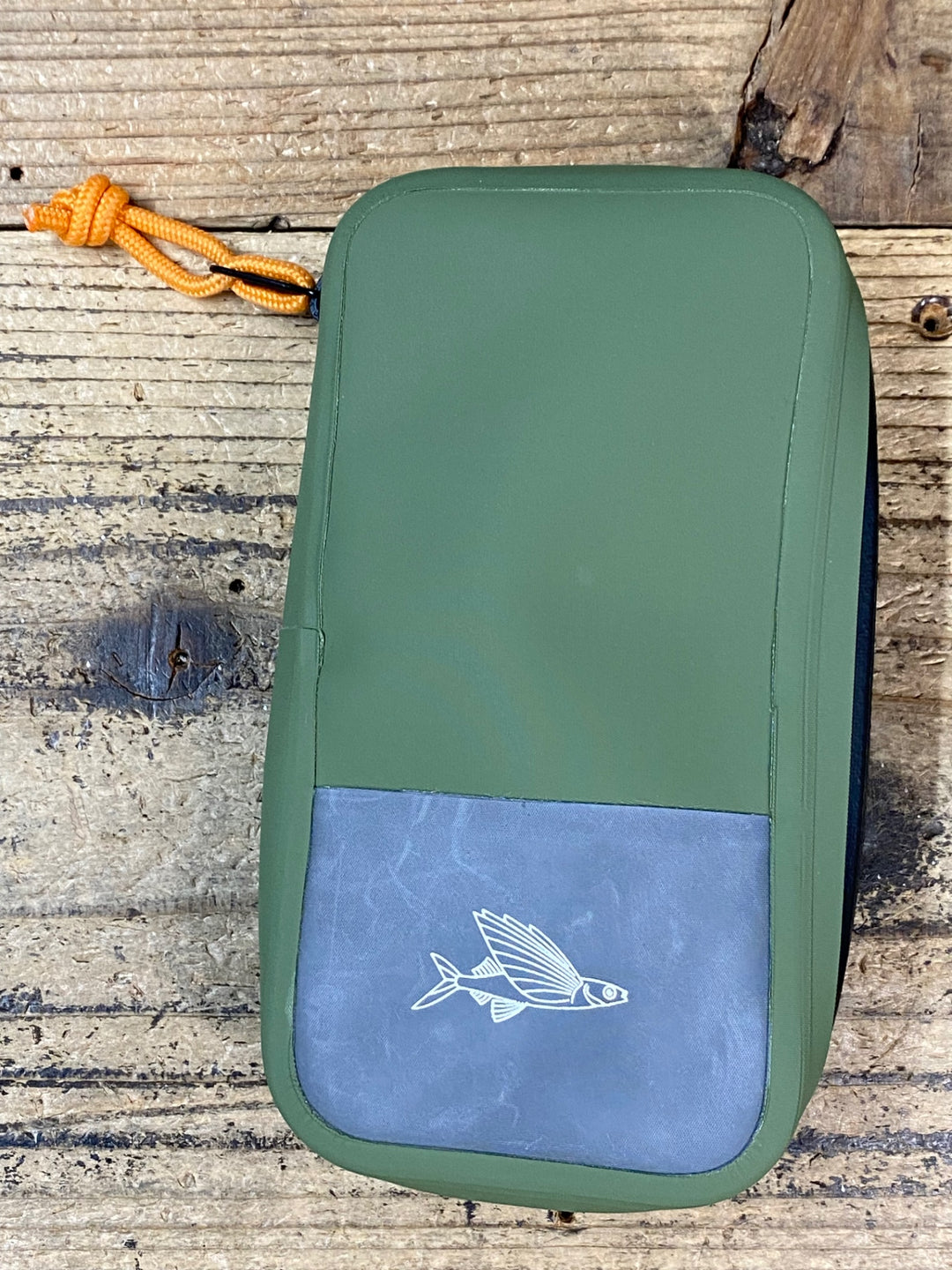 JY685 カフェドシクリステ CAFE DU CYCLISTE WALLET ウォレットポーチ オリーブ M