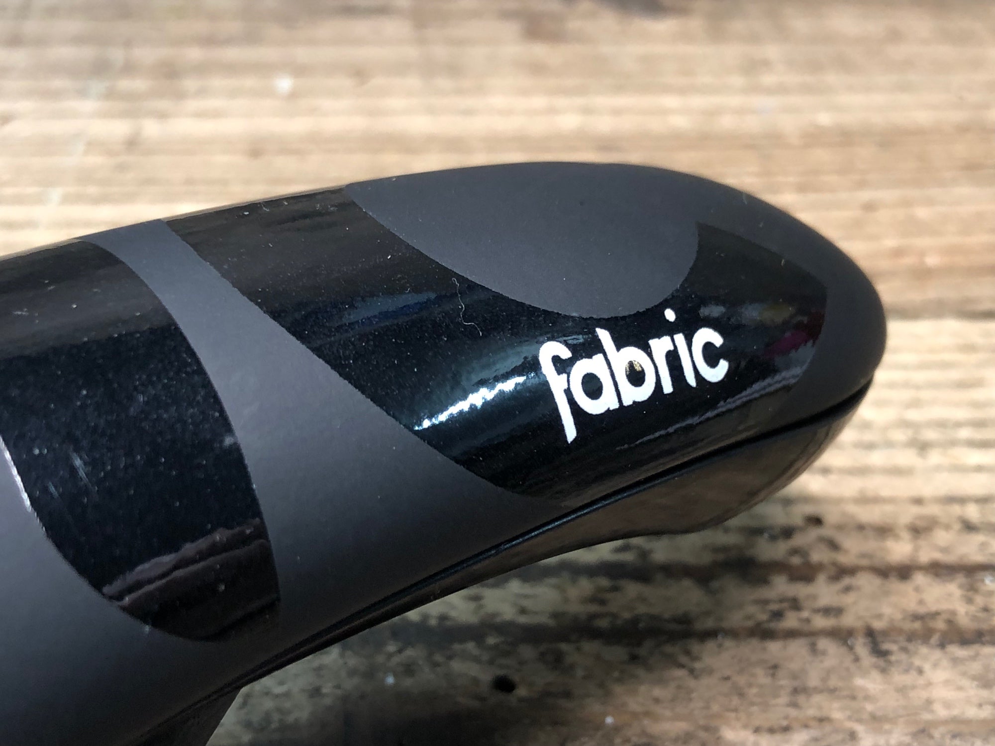 JO736 ファブリック fabric SCOOP RADIUS PRO サドル 黒 カーボン