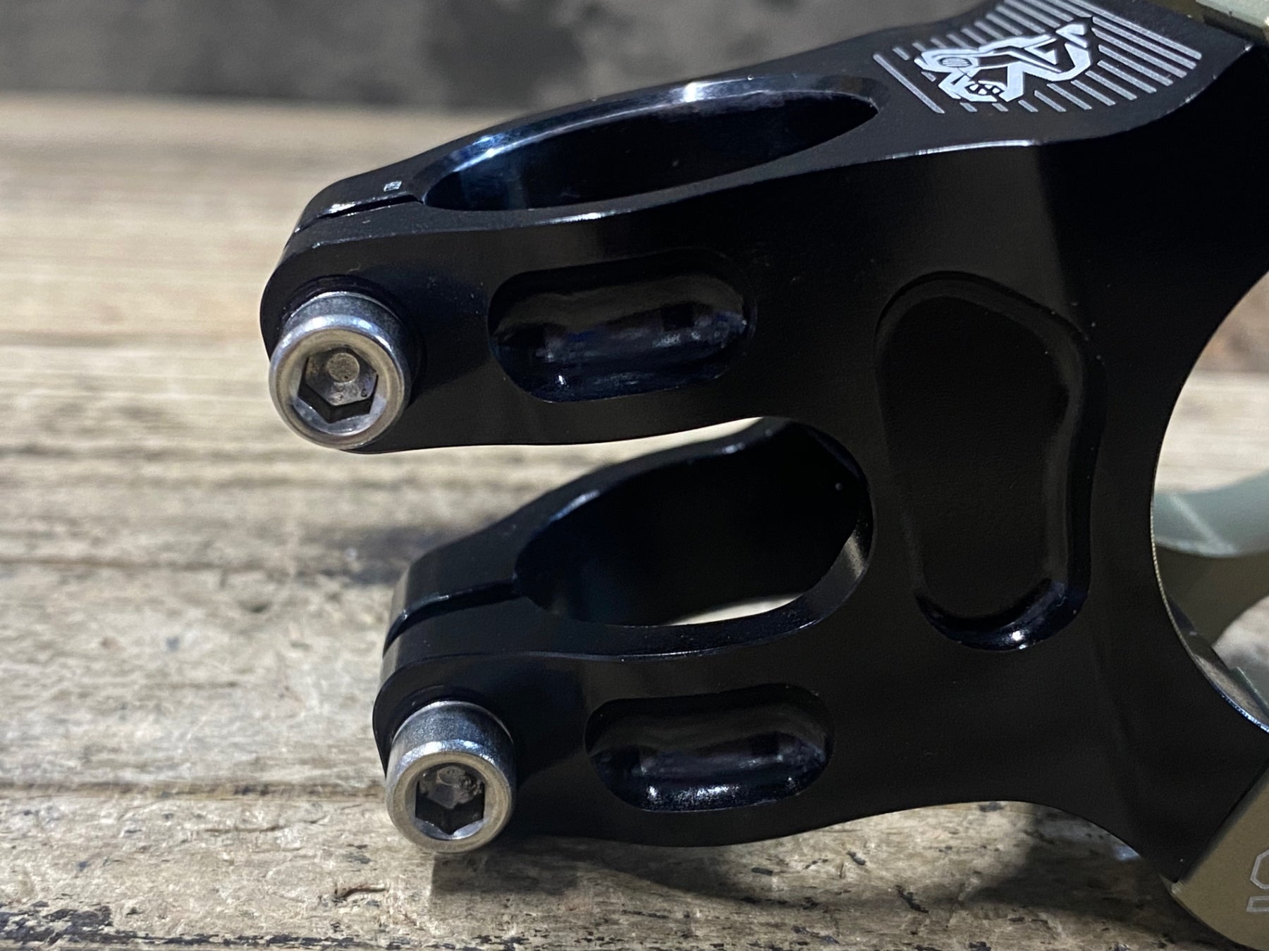 レンサル APEX 35 /φ35mm-40mm /RENTHALエイペックス JZ936 レンサル RENTHAL APEX 35 STEM ステム 40㎜ Φ35 – BICI AMORE