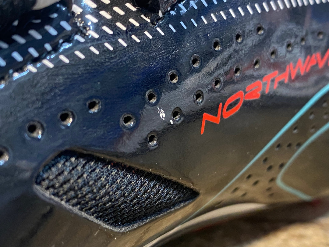 JR507 ノースウェーブ NORTHWAVE EXTREME ビンディングシューズ 黒赤白 EU40 1/2