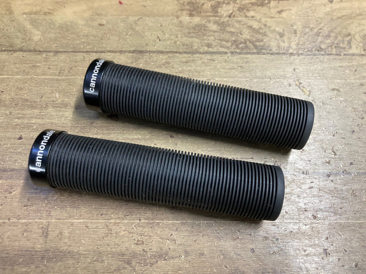 KN776 キャノンデール CANNONDALE Trailshroom Grips グリップ