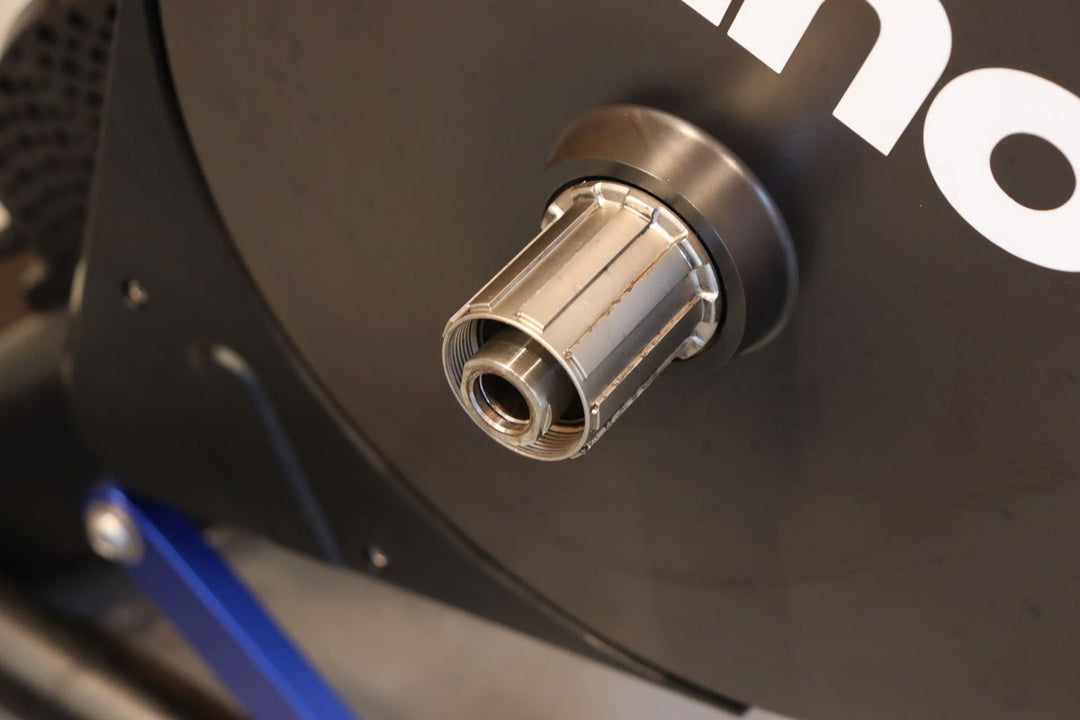 ワフー Wahoo キッカー KICKR V4 インドア スマートトレーナー ローラー台 ZWIFT対応 【千葉店】