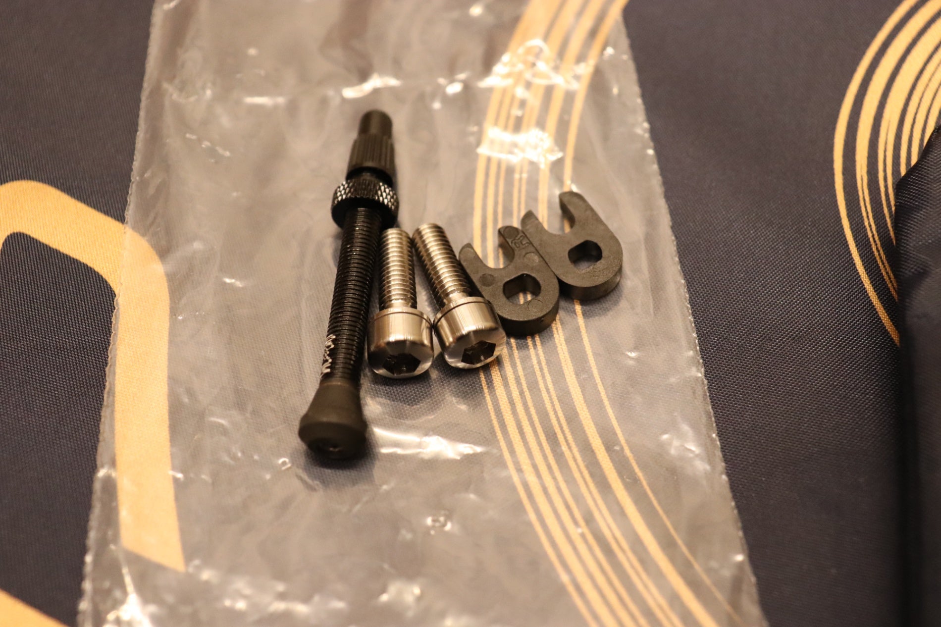 カンパニョーロ CAMPAGNOLO ギブリ Ghibli 0.9 65mm カーボン 2-WAY