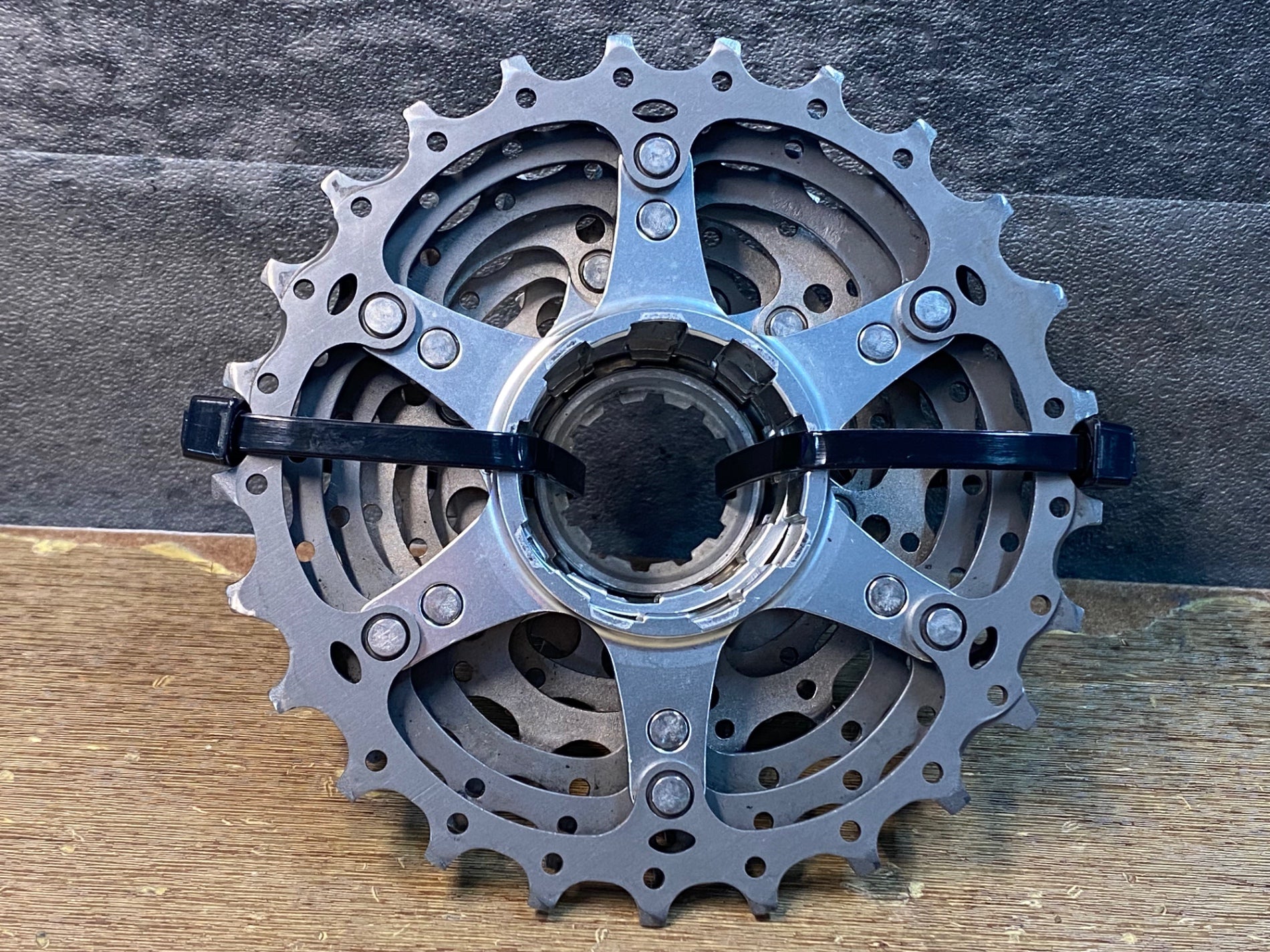 DURA-ACE スプロケット CS-7700 12-25 9S DURA-ACE スプロケット CS-7700 12-25 9S 楽天市場】【中古