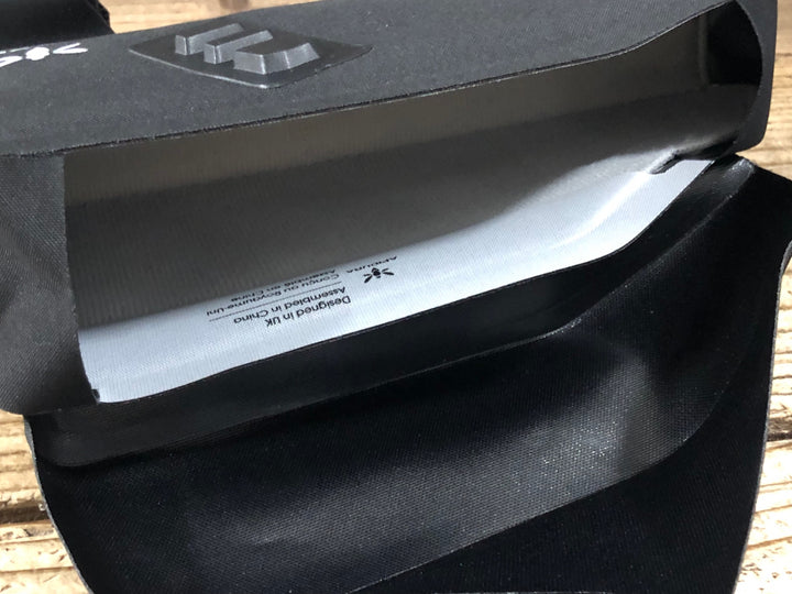 KM760 アピデュラ APIDURA RACING TOP TUBE BAG トップチューブバッグ 黒 1L